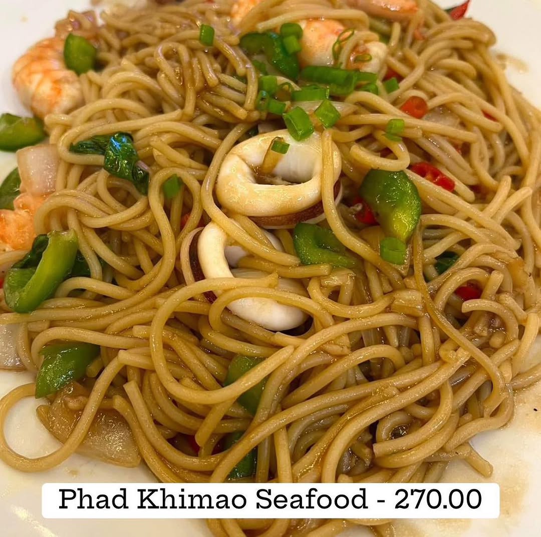 Thai stir-fried dish with vegetables and protein from the Phad Thai Pacita kitchen